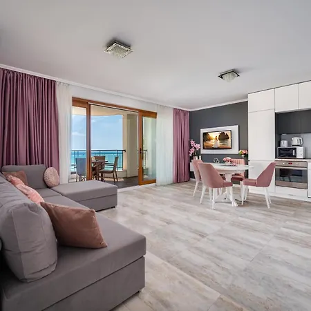 Queen's View 14-pools-near Botanic Garden *