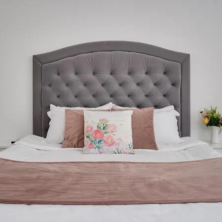 Апартамент Queen's View 14-pools-near Botanic Garden