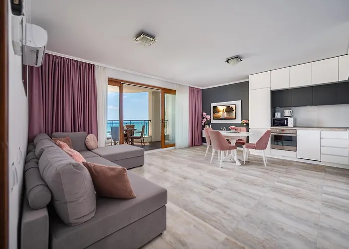 Queen's View 14-pools-near Botanic Garden *