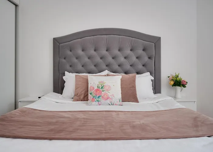 Апартамент Queen's View 14-pools-near Botanic Garden