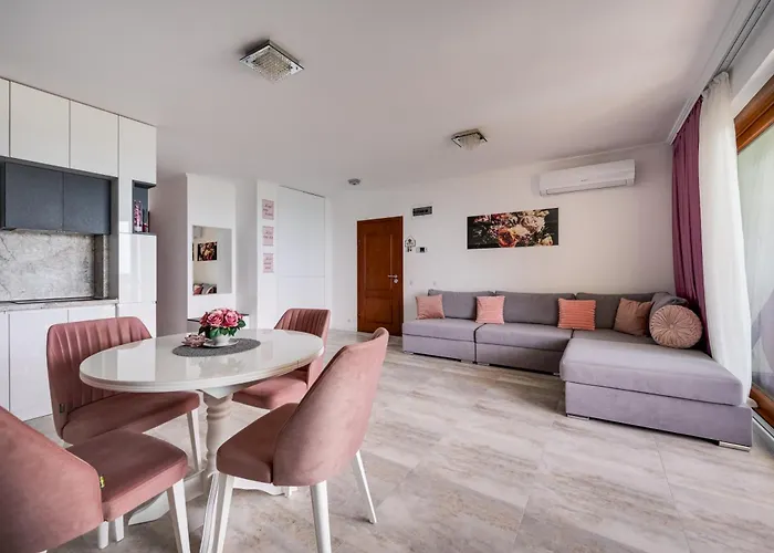 Апартамент Queen's View 14-pools-near Botanic Garden *