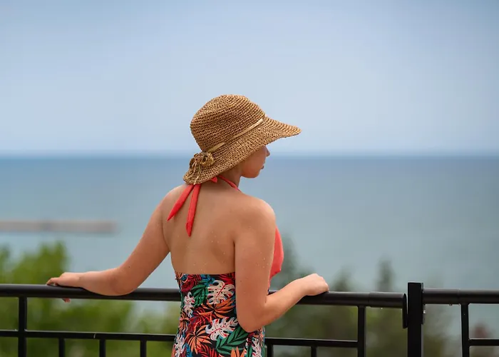 Queen's View 14-pools-near Botanic Garden *